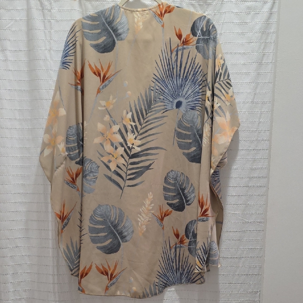 I JOAH Tan and Blue Leaf Print Kimono - Picture 2 of 6